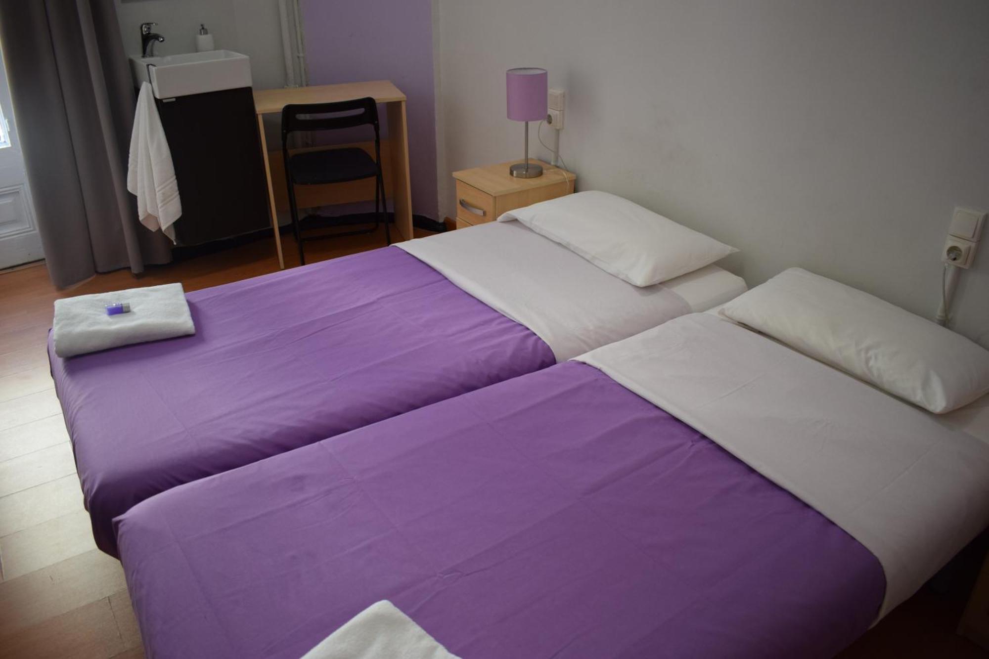 Hostal Mimi Las Ramblas — Fotos 3